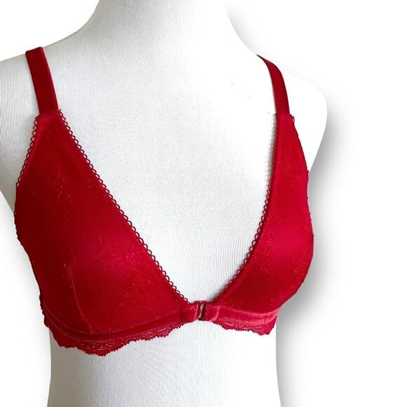 Victorias Secret Bralette M Red Lace Velvet Wireless Bra Front Close Valentines - Picture 2 of 6